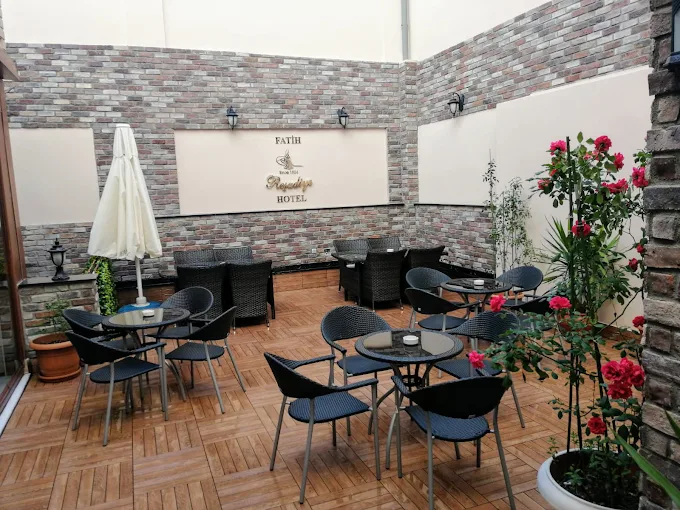 Restaurant & Entertaiment