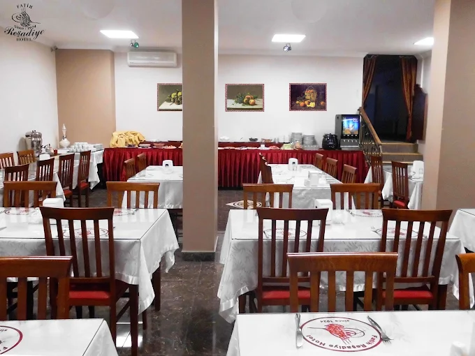 Restaurant & Entertaiment 1